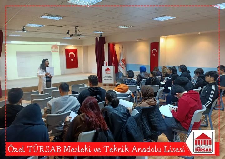 Beste Sezer tarafından staj öncesi bilgilendirme semineri 